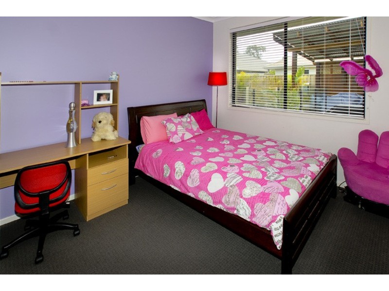 8  SKANDIA CRT, Newport QLD 4020