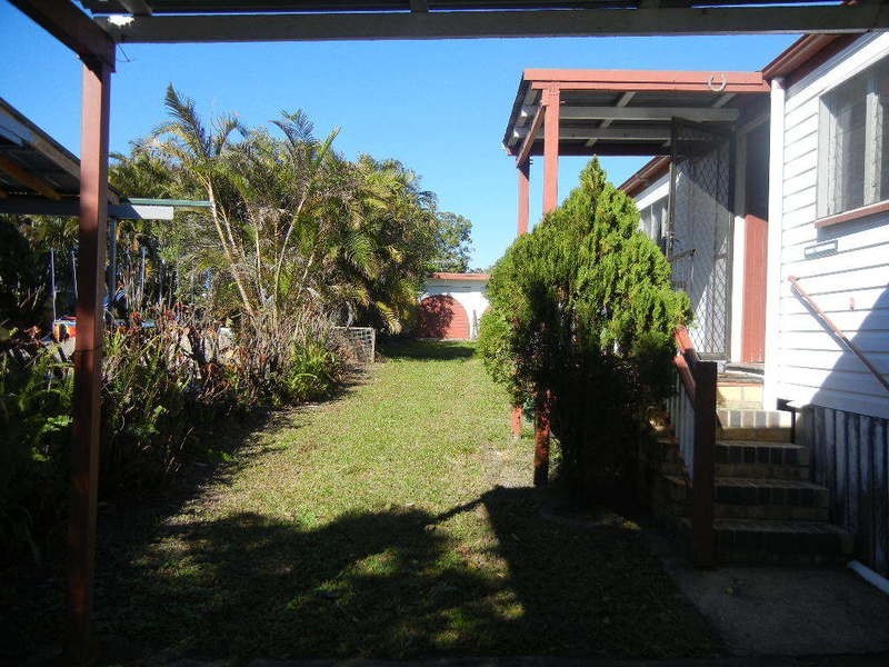 22 LONG STREET, Clontarf QLD 4019