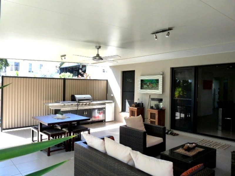 111 OXLEY AVE, Woody Point QLD 4019