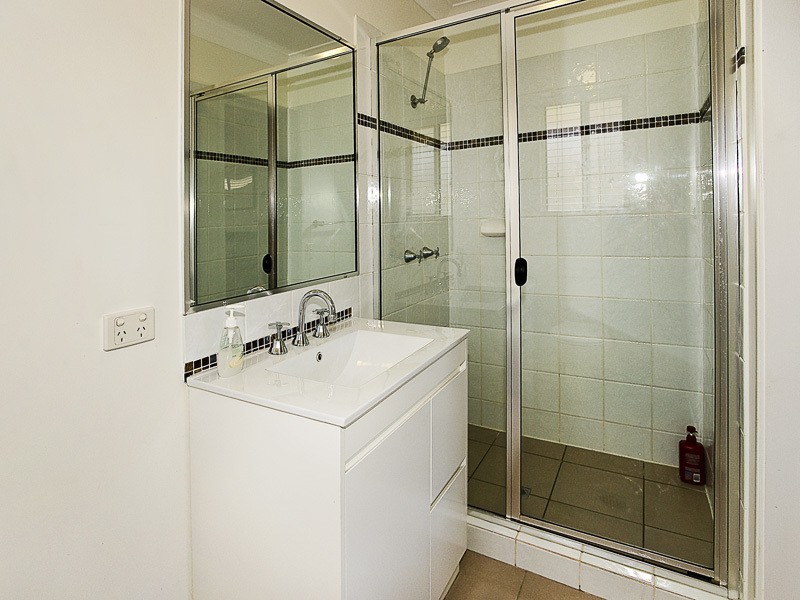 9 GALE ST, Redcliffe QLD 4020