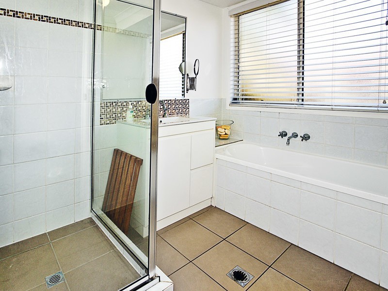 9 GALE ST, Redcliffe QLD 4020