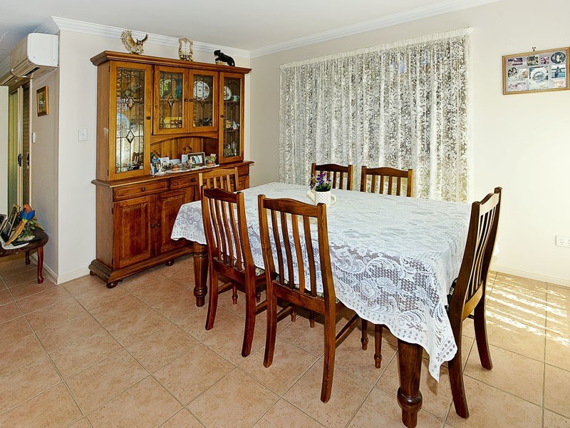 8 VENUS CT, Rothwell QLD 4022