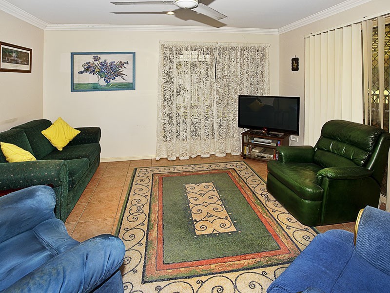 8 VENUS CT, Rothwell QLD 4022