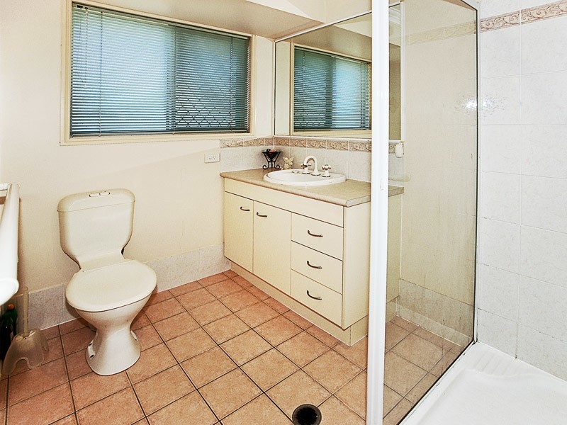 8 VENUS CT, Rothwell QLD 4022