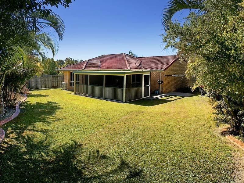 8 VENUS CT, Rothwell QLD 4022