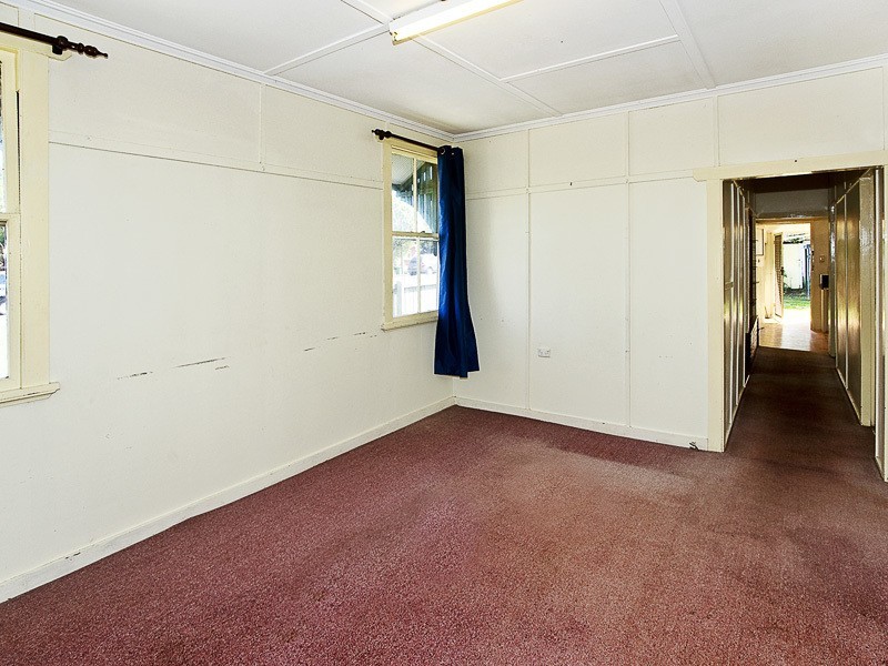 132 OXLEY AVE, Woody Point QLD 4019