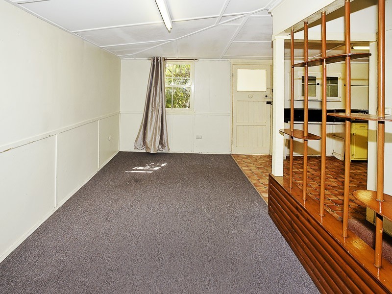 132 OXLEY AVE, Woody Point QLD 4019