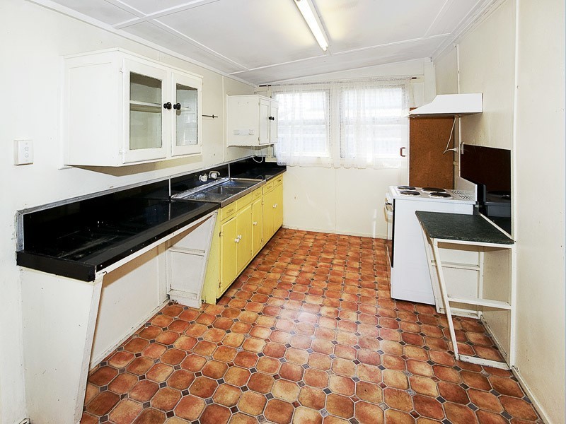 132 OXLEY AVE, Woody Point QLD 4019