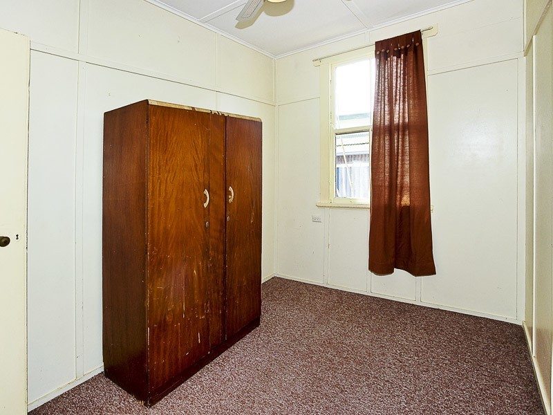 132 OXLEY AVE, Woody Point QLD 4019