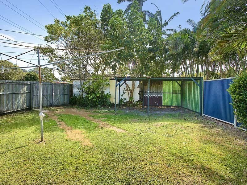 132 OXLEY AVE, Woody Point QLD 4019