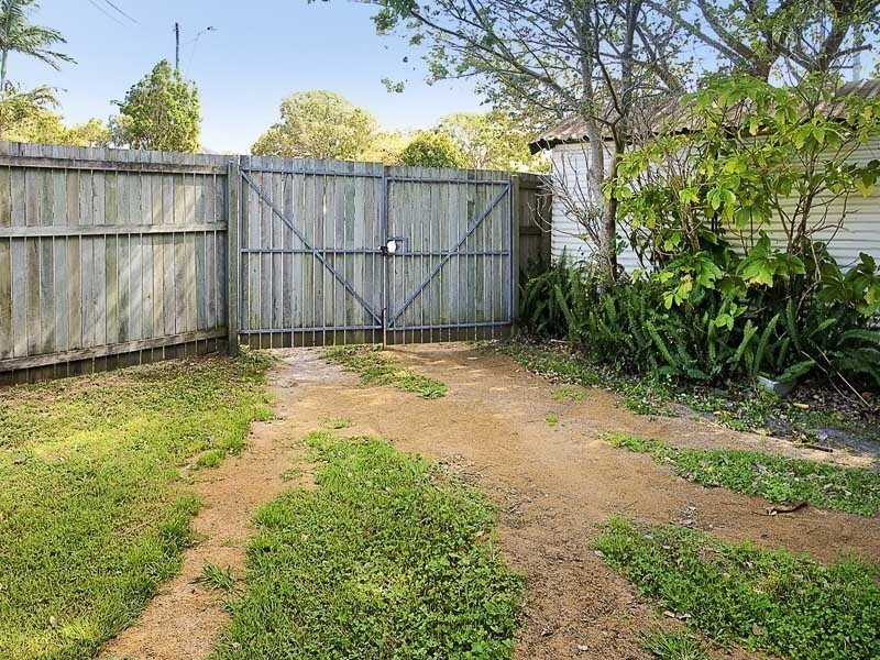 132 OXLEY AVE, Woody Point QLD 4019