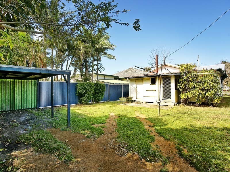 132 OXLEY AVE, Woody Point QLD 4019