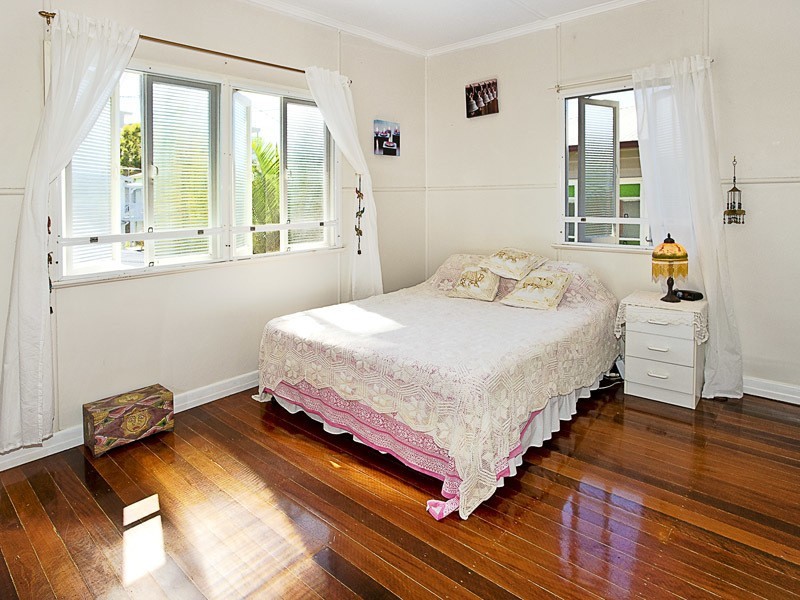 3 LOUIS ST, Redcliffe QLD 4020