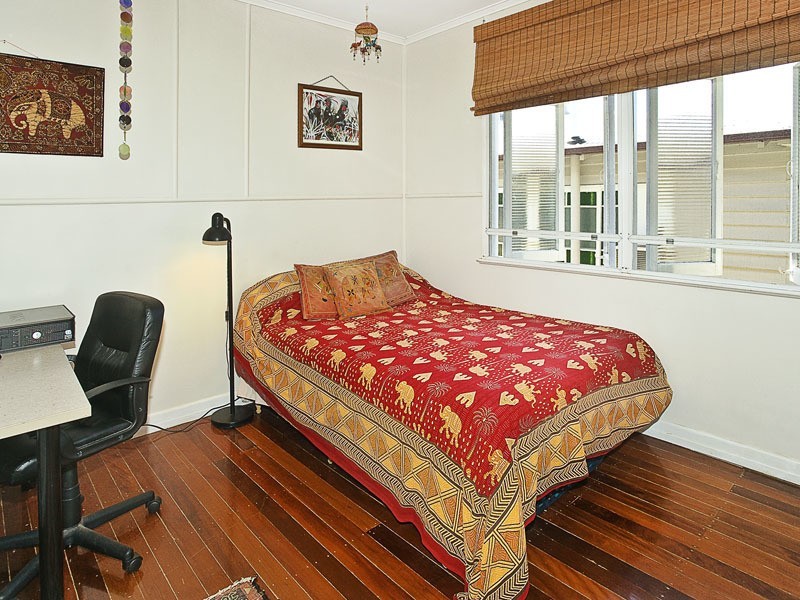 3 LOUIS ST, Redcliffe QLD 4020