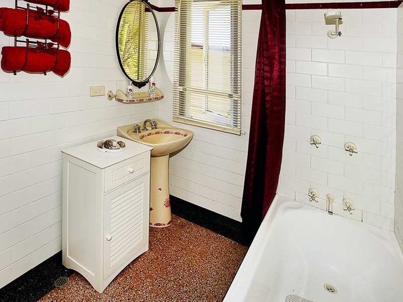 3 LOUIS ST, Redcliffe QLD 4020