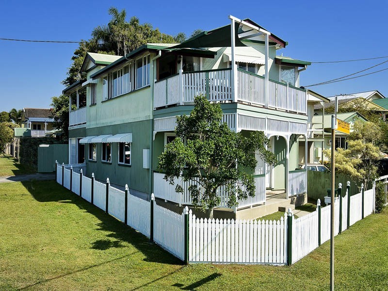 13 WHYTECLIFFE PARADE, Woody Point QLD 4019