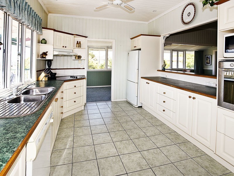 13 WHYTECLIFFE PARADE, Woody Point QLD 4019