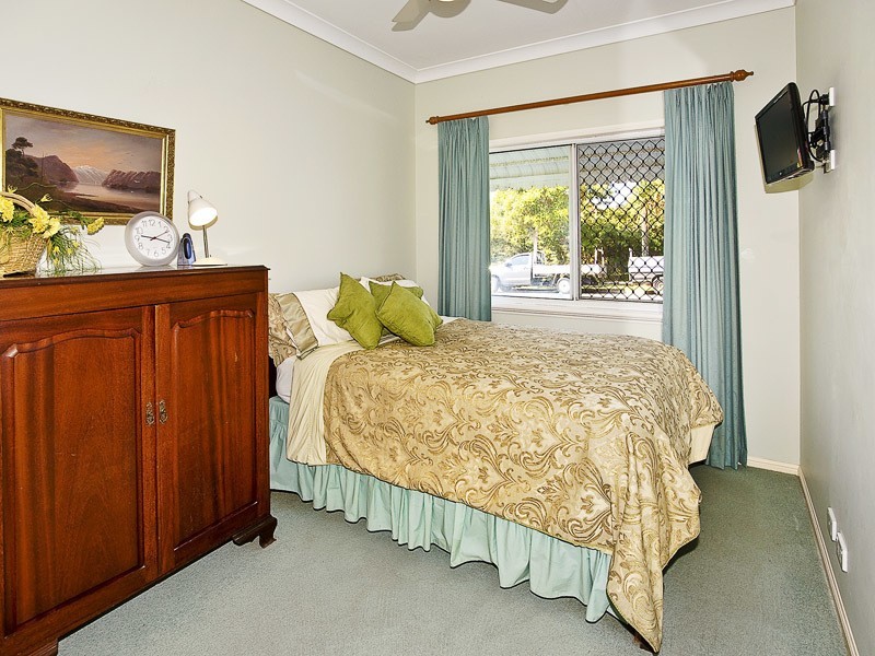 13 WHYTECLIFFE PARADE, Woody Point QLD 4019