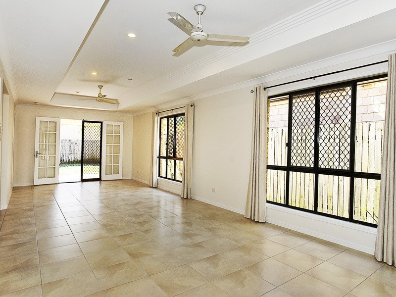 17 WALSH ST, Redcliffe QLD 4020