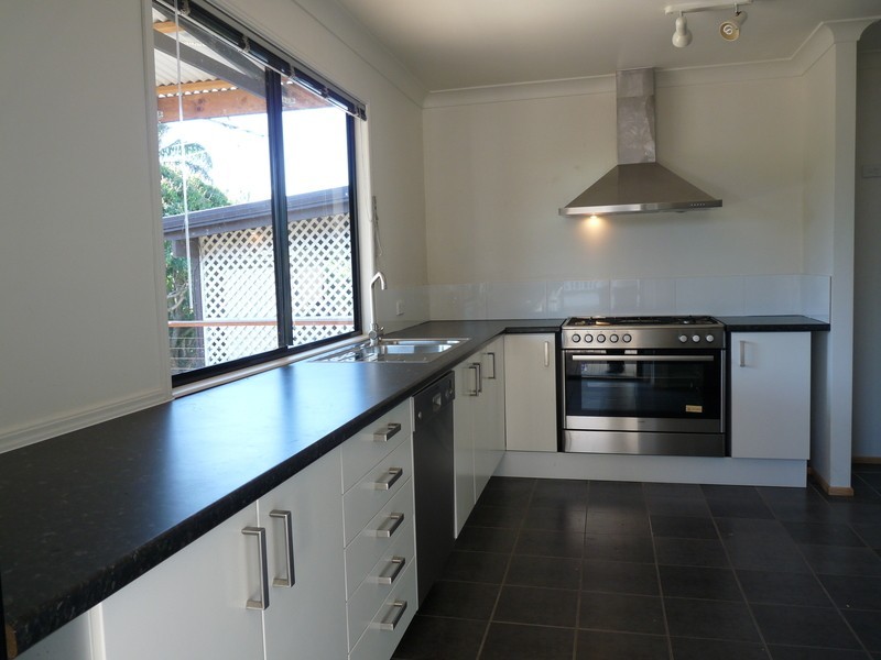 39 LONGLAND STREET, Redcliffe QLD 4020