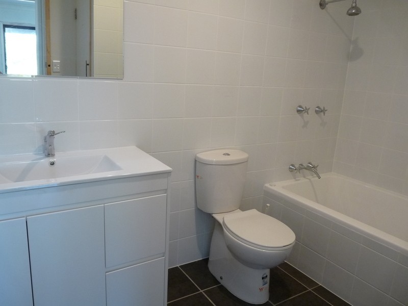 39 LONGLAND STREET, Redcliffe QLD 4020