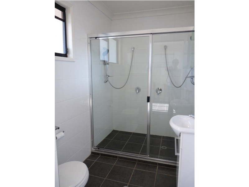 39 LONGLAND STREET, Redcliffe QLD 4020