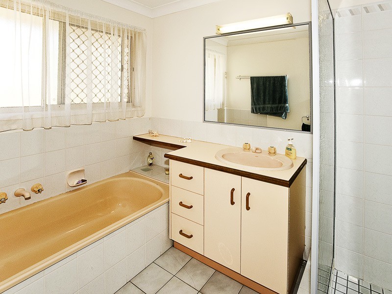 10 VERDON COURT, Petrie QLD 4502