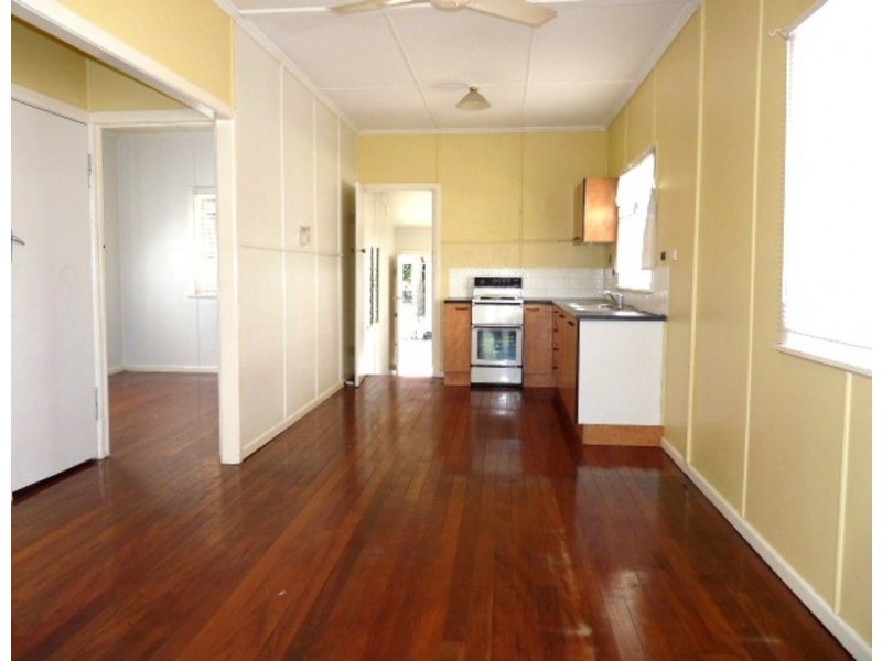 12 JAMIESON ST, Redcliffe QLD 4020