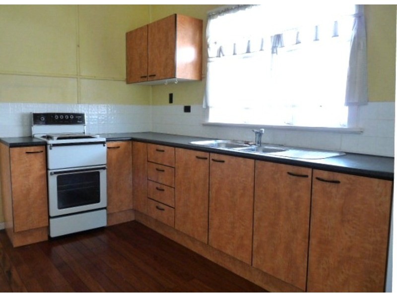 12 JAMIESON ST, Redcliffe QLD 4020