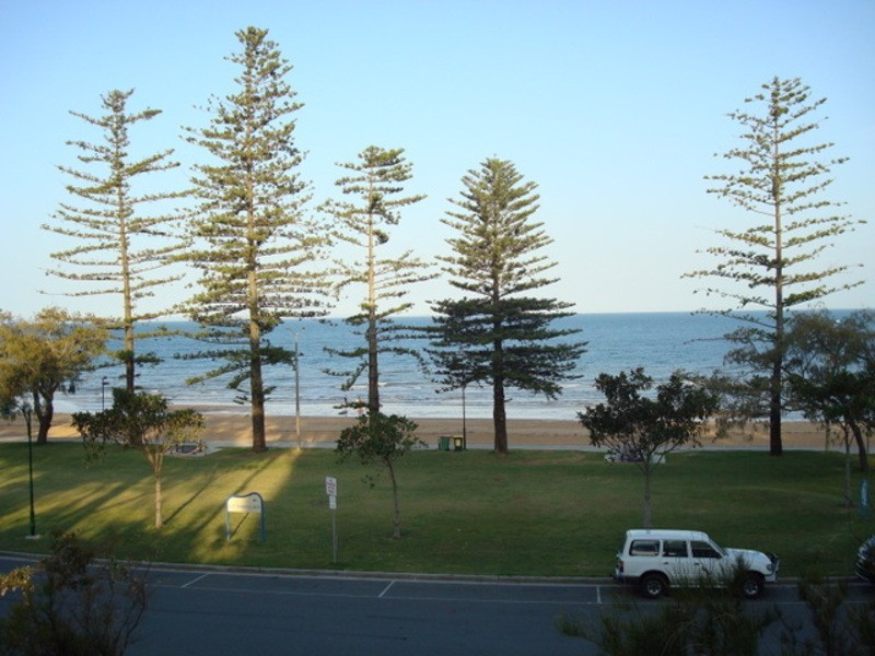 12 JAMIESON ST, Redcliffe QLD 4020