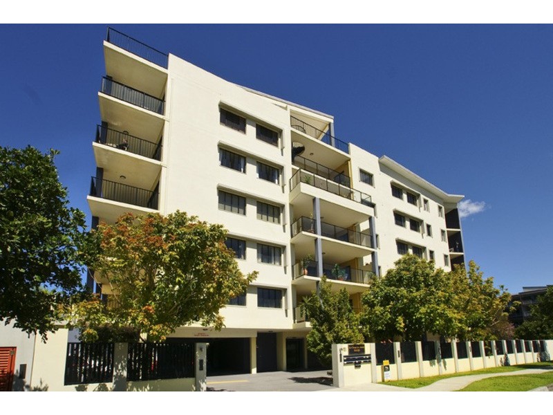 6/11 DIX STREET, Redcliffe QLD 4020