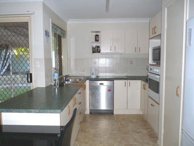 27 EWAN STREET, Margate QLD 4019