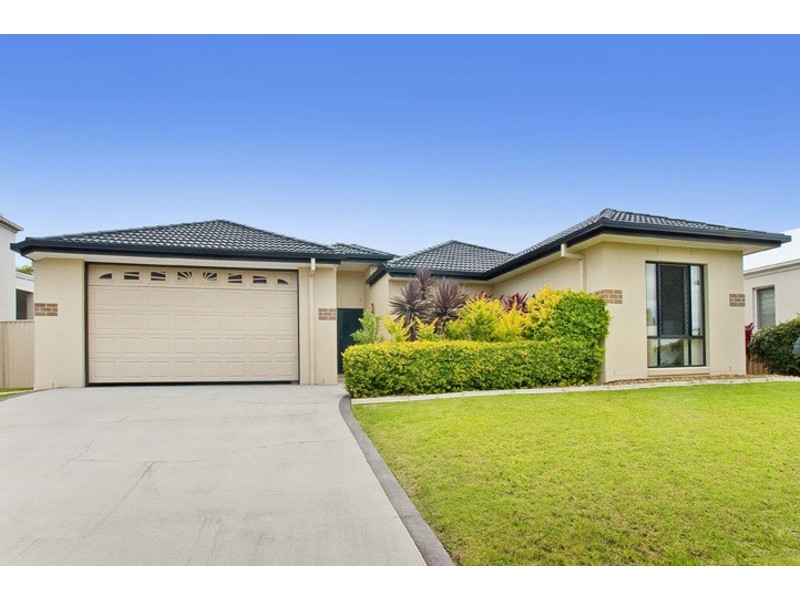 12 SKANDIA CRT, Newport QLD 4020