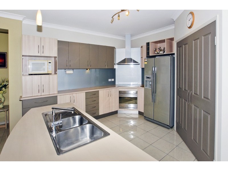 12 SKANDIA CRT, Newport QLD 4020