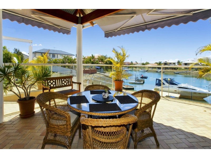 6 DEFENDER ST, Newport QLD 4020