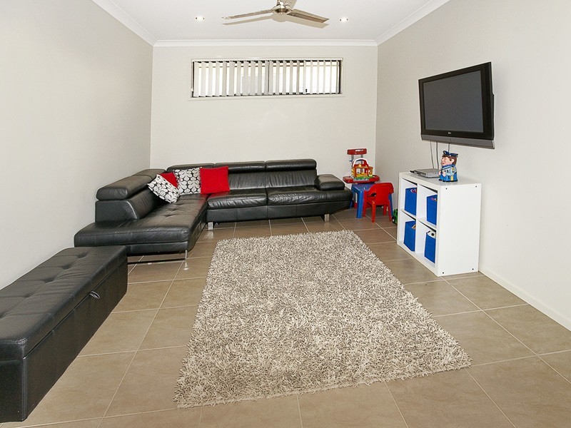 45 SWAN PARADE, Warner QLD 4500