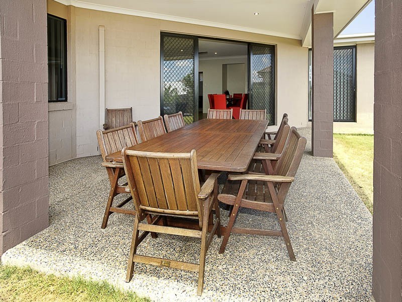 45 SWAN PARADE, Warner QLD 4500