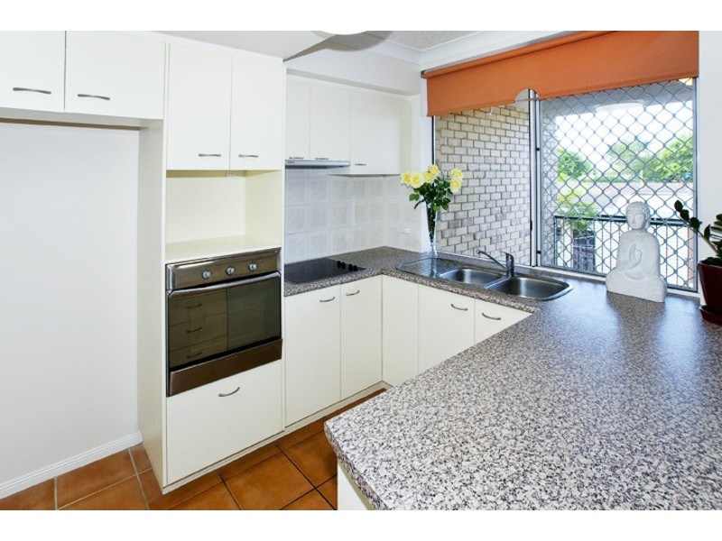 3/16 MURPHY ST, Scarborough QLD 4020