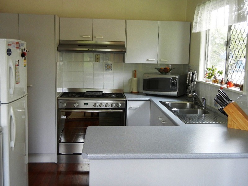 20 HIBISCUS AVENUE, Redcliffe QLD 4020