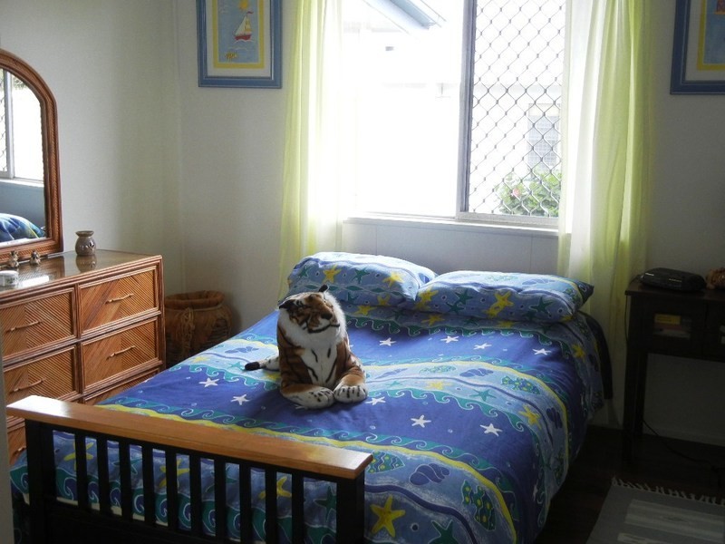 20 HIBISCUS AVENUE, Redcliffe QLD 4020