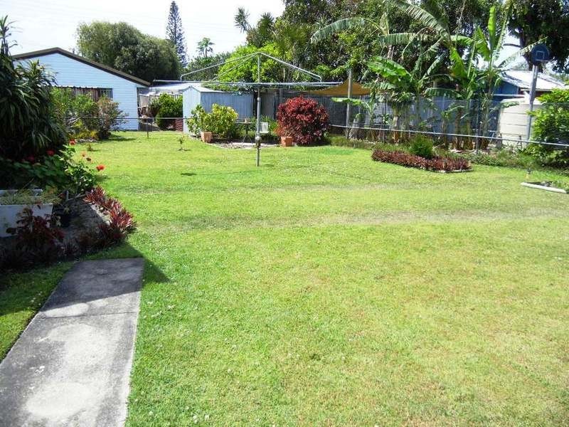 20 HIBISCUS AVENUE, Redcliffe QLD 4020