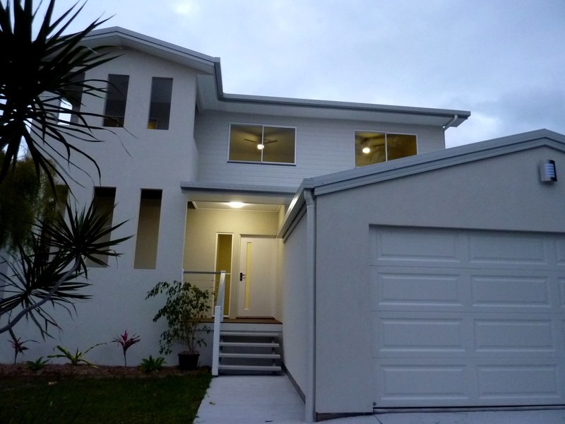 30 CENTRAL AVE, Scarborough QLD 4020