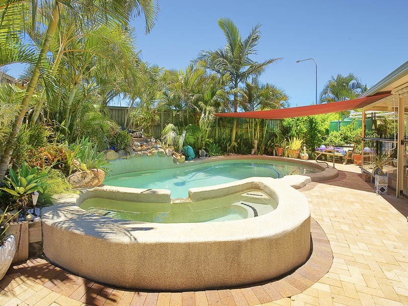 11 VOLUNTEER STREET, Newport QLD 4020