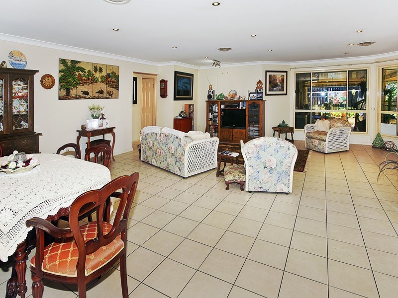 11 VOLUNTEER STREET, Newport QLD 4020