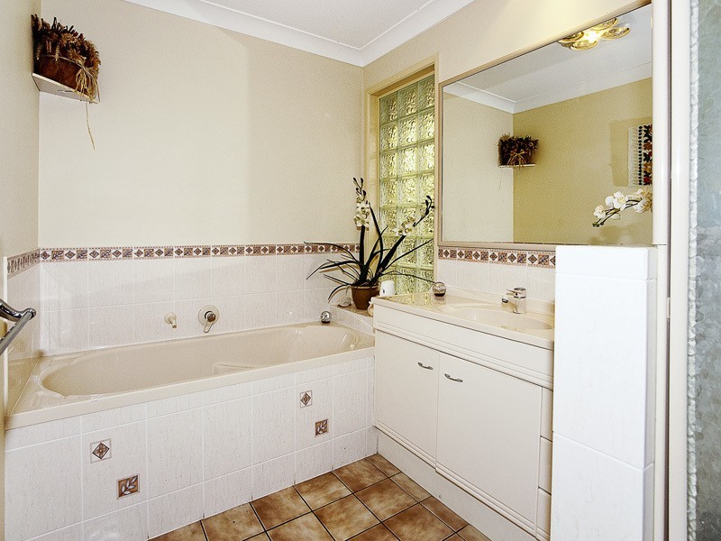 11 VOLUNTEER STREET, Newport QLD 4020