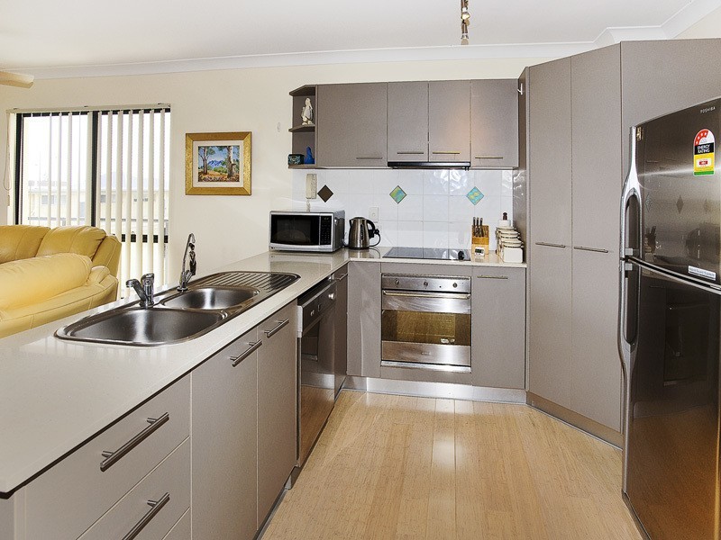 8/28 MURPHY ST, Scarborough QLD 4020