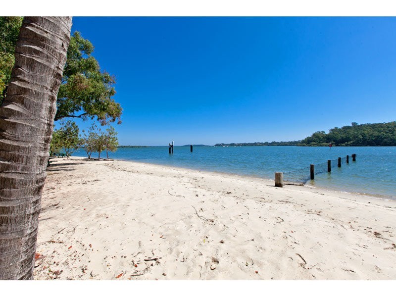 19-23 EAST ROAD, Karragarra Island QLD 4184