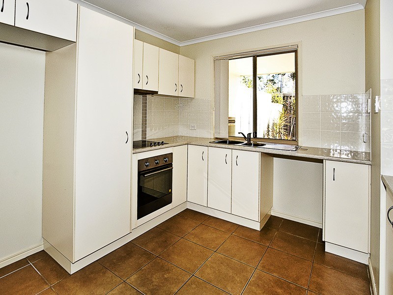 11/1 GERALD AVE, Clontarf QLD 4019