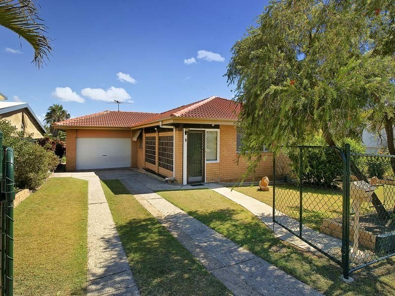 9 CEDAR ST, Clontarf QLD 4019