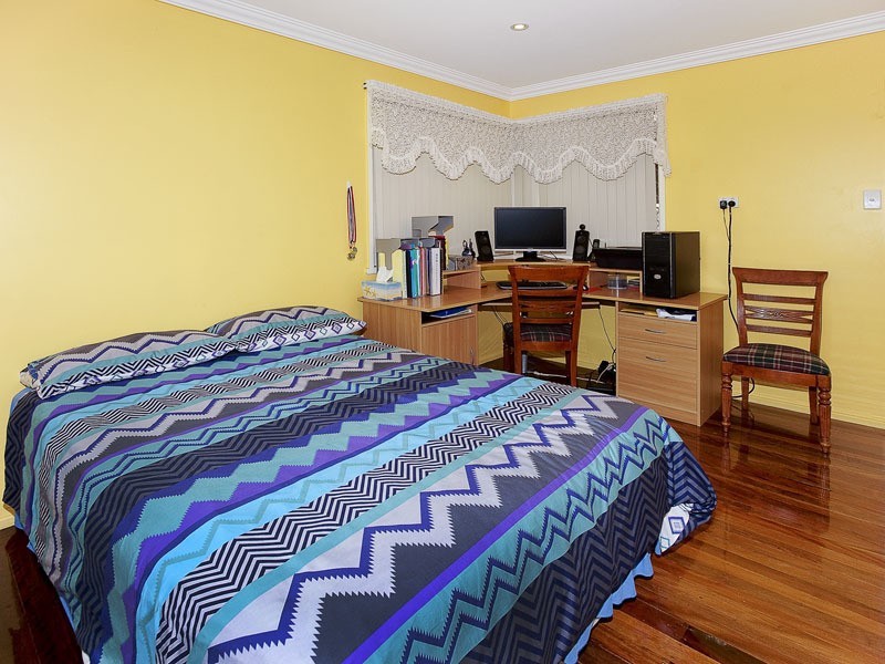 9 CEDAR ST, Clontarf QLD 4019